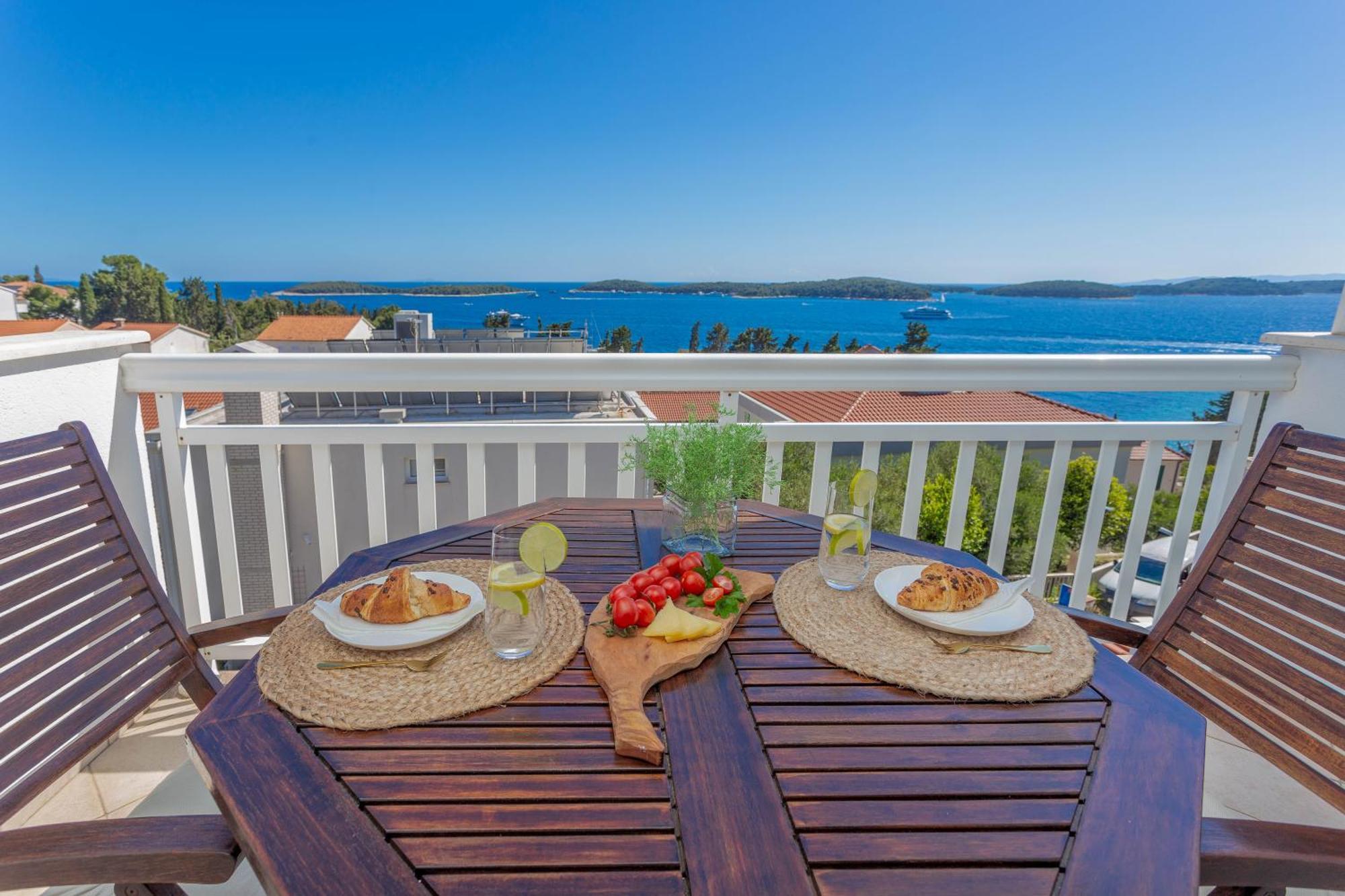 Tia Hvar Top View Apartment Hvar Town Bagian luar foto