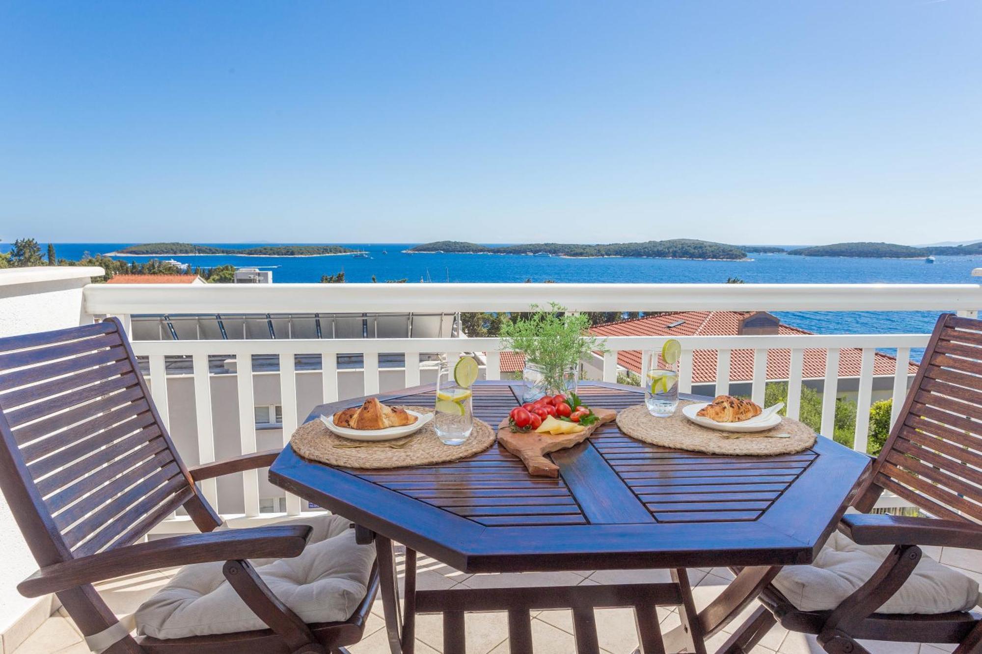 Tia Hvar Top View Apartment Hvar Town Bagian luar foto